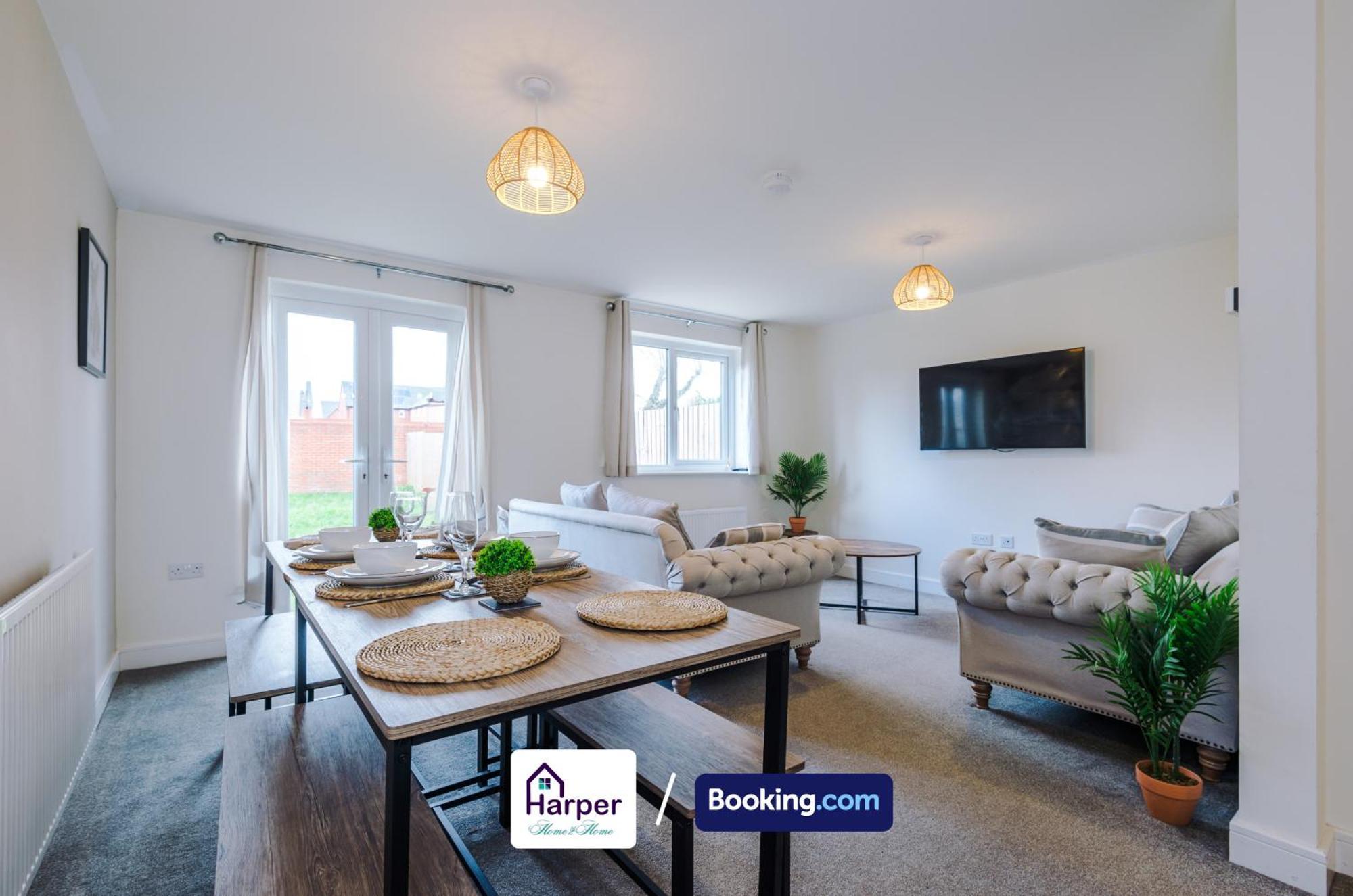 Prime Location 3 Storey By Harperletting Short Lets & Serviced Accommodation Chester With Driveway Long Or Short Stays Hough Green Exterior foto