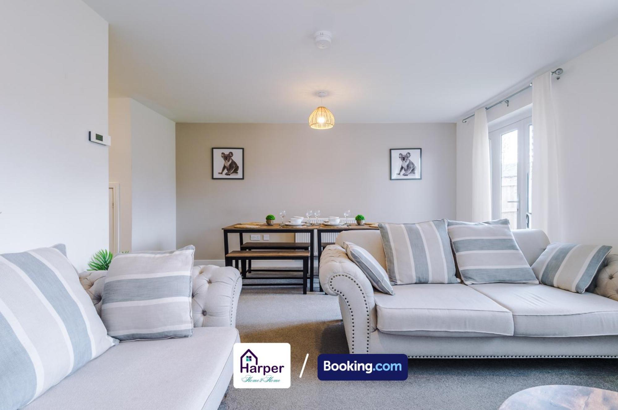 Prime Location 3 Storey By Harperletting Short Lets & Serviced Accommodation Chester With Driveway Long Or Short Stays Hough Green Exterior foto